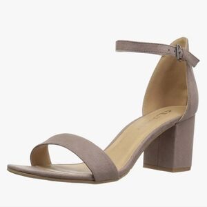 New! Chinese Laundry Jessie Super Suede Strappy Sandal. Size 8.5 Wide.
